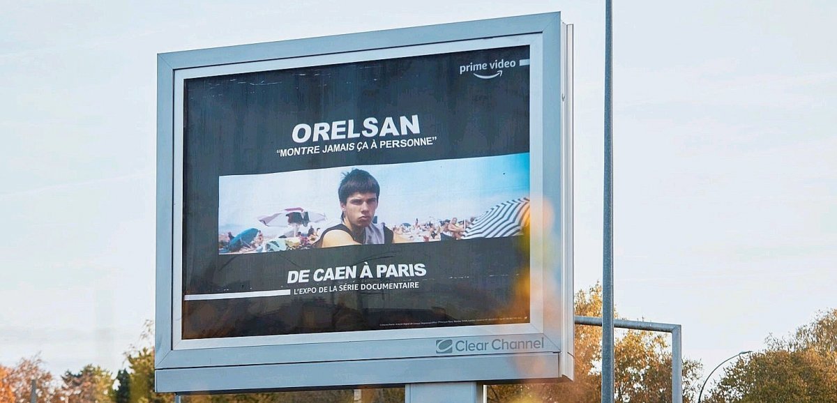 Insolite. Orelsan : une exposition éphémère longue de 245 km entre Caen et Paris