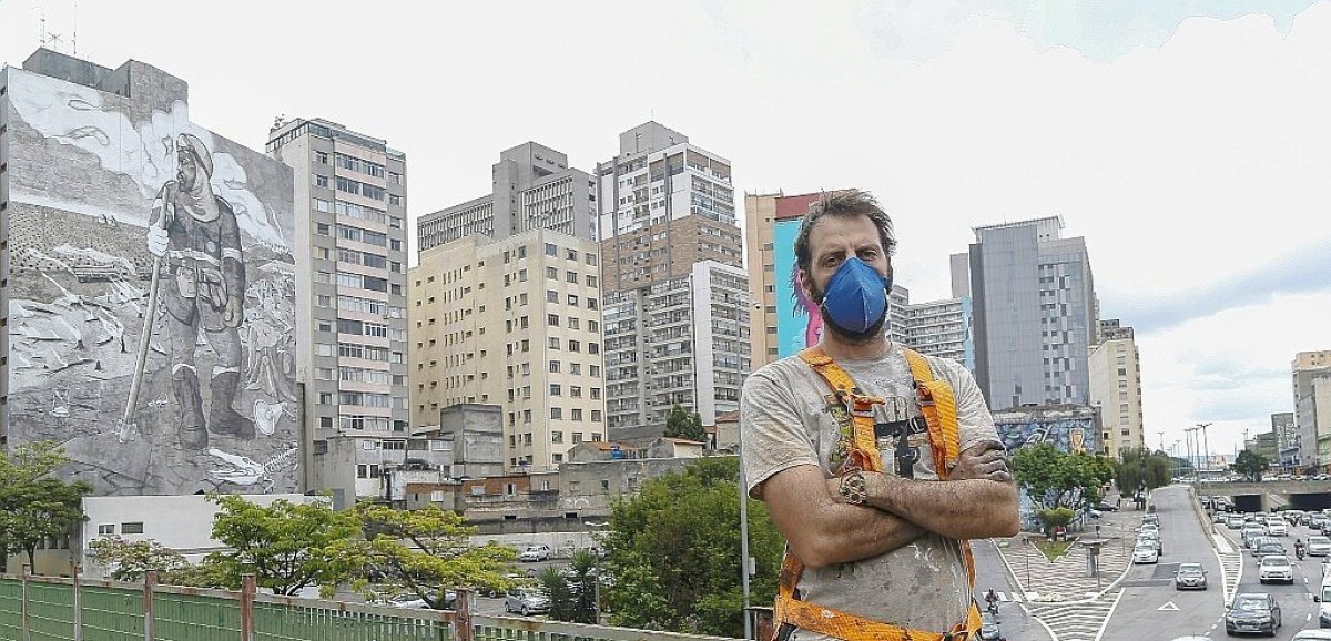 Brésil: à Sao Paulo, les cendres d'Amazonie deviennent une fresque géante