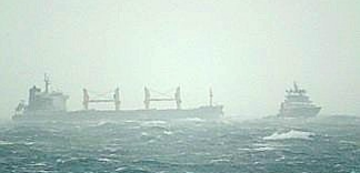 Manche. Un navire de 176 mètres en difficulté dans une mer hostile remorqué