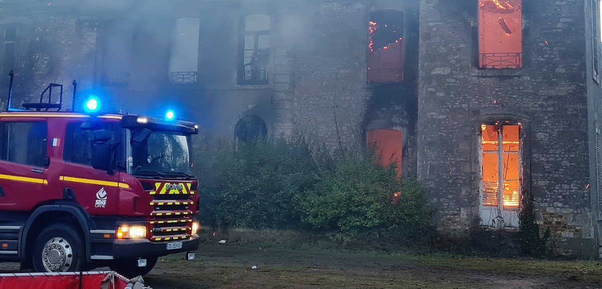 [Photos+vidéo] Orne. Un château du XVIIe siècle ravagé par les flammes