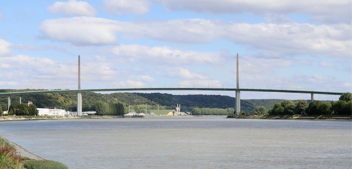 Seine-Maritime. Un corps sans vie découvert au pied du pont de Brotonne