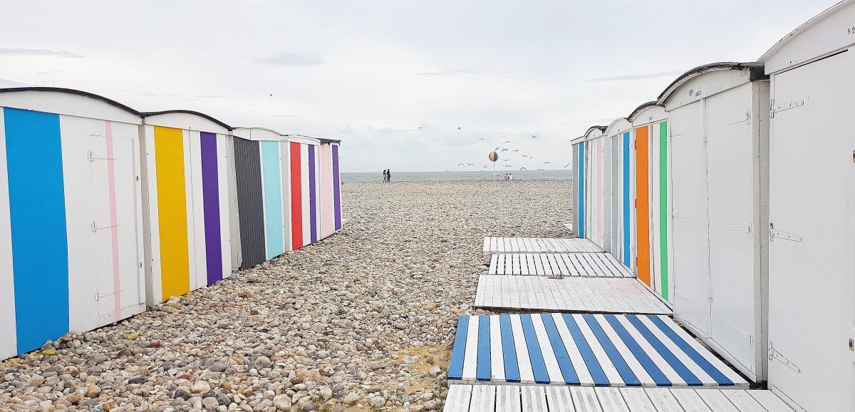 Le Havre. Fin de Couleurs sur la plage : les cabanes vont redevenir blanches