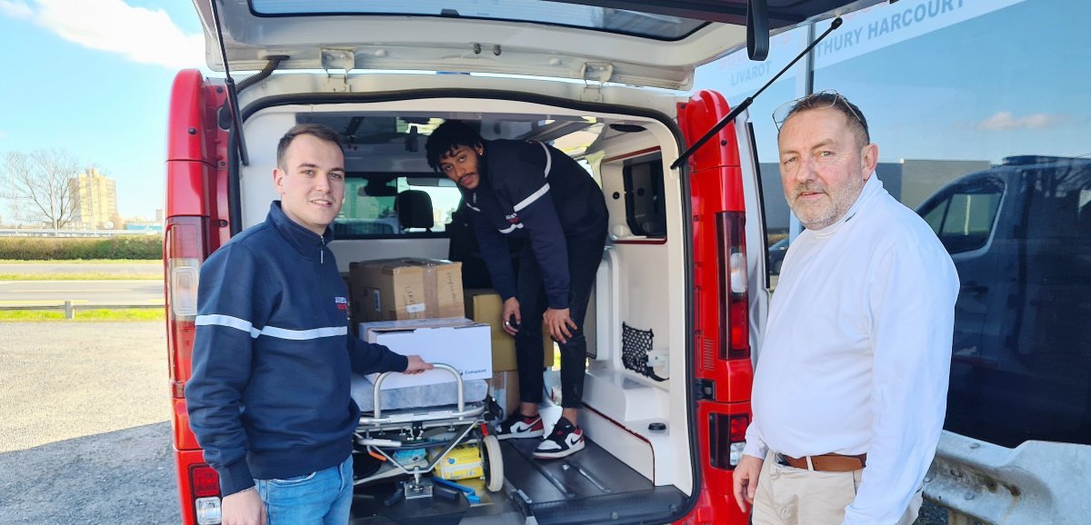 Hérouville-Saint-Clair. Il offre une ambulance en soutien à l'Ukraine 