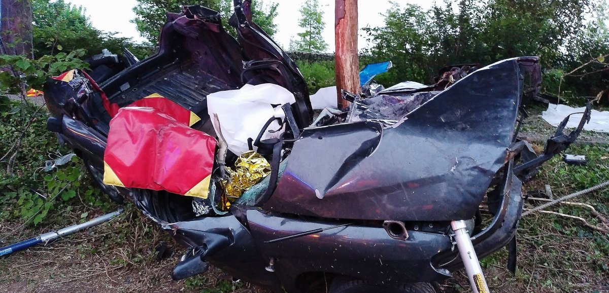 Saint-Étienne-du-Rouvray. Un homme de 20 ans meurt après avoir percuté un arbre en voiture