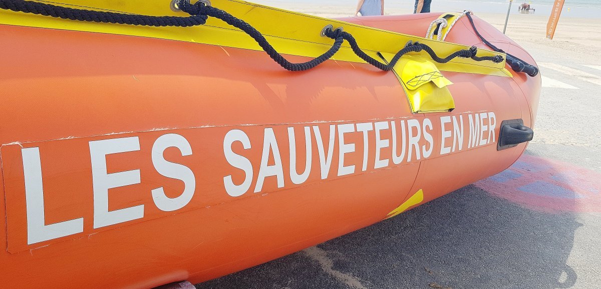 Saint-Germain-sur-Ay. Opération de sauvetage en mer d'un pratiquant de jet ski