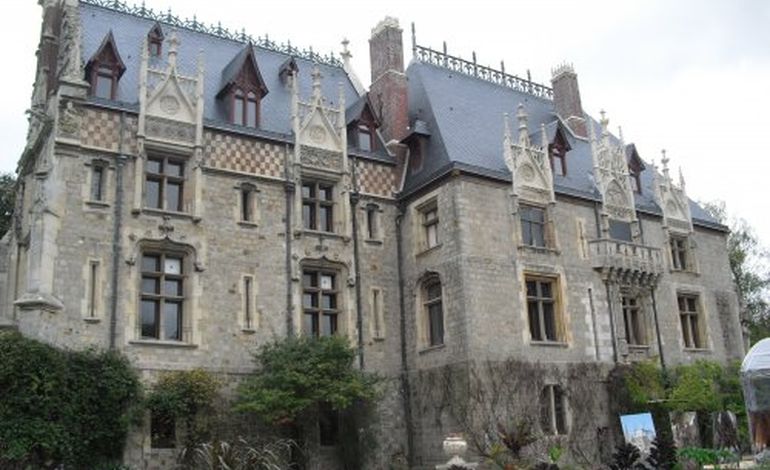 La toiture du château de Clères retrouve sa splendeur