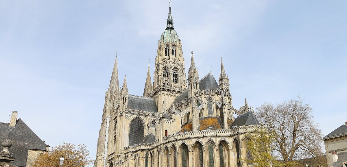 Bayeux. Armé d'un couteau dans la cathédrale, un homme interpellé