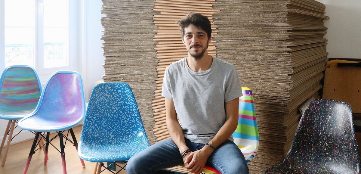 Caen. Matthieu Millet met de la couleur dans les maisons avec ses chaises personnalisées