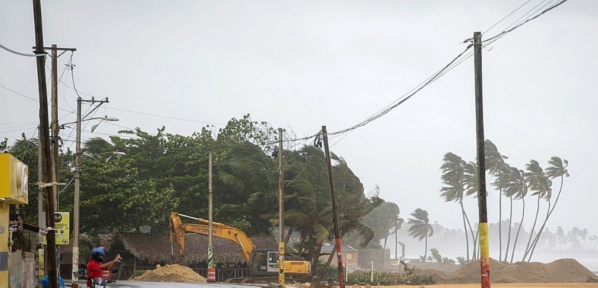 L'ouragan Fiona frappe la République dominicaine, dégâts "catastrophiques" à Porto Rico