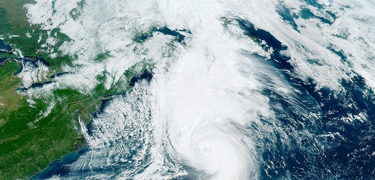 Le Canada se prépare à l'impact "historique" de l'ouragan Fiona