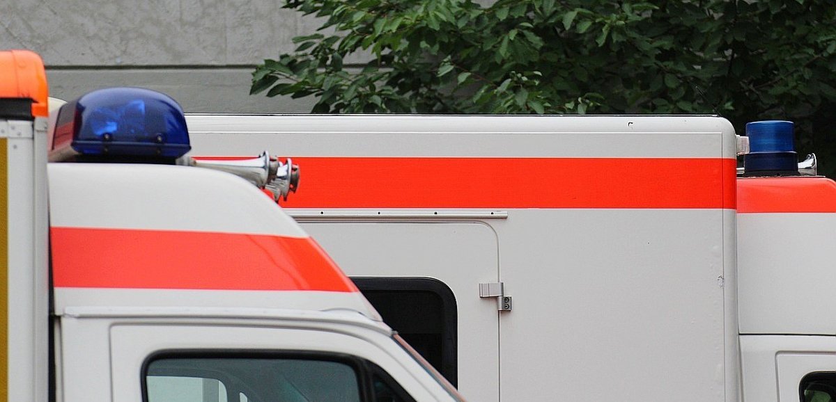 Près de Rouen. Des ambulances détruites par le feu