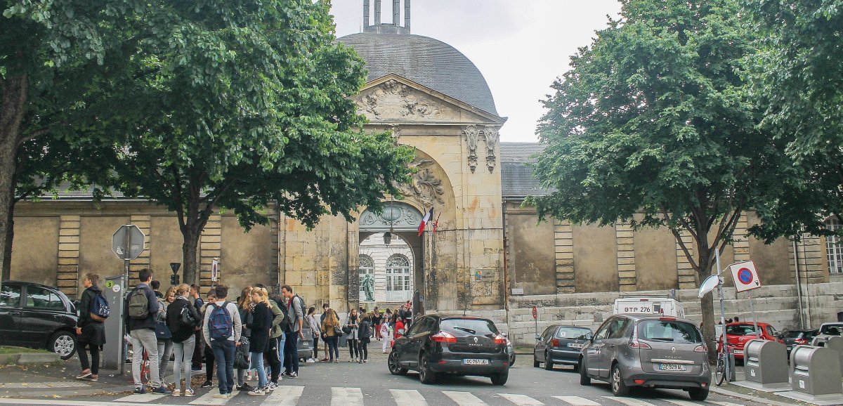 Rouen. Entre infiltrations et champignons, une partie du lycée Pierre Corneille a dû être évacuée