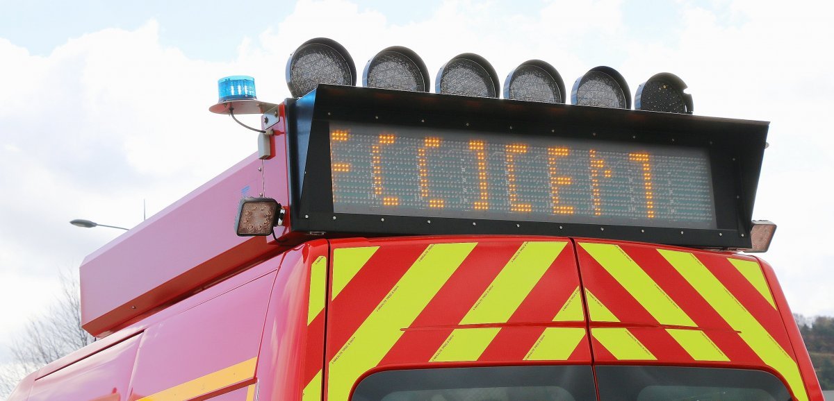 [Actualisé] Accident sur l'A84. L'opération des pompiers est terminée, encore des ralentissements à prévoir