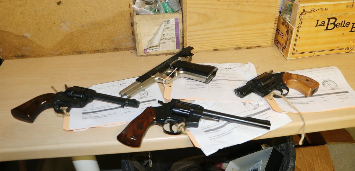 Des centaines de balles d'armes à feu trouvées dans l'herbe : les gendarmes  n'en reviennent toujours pas