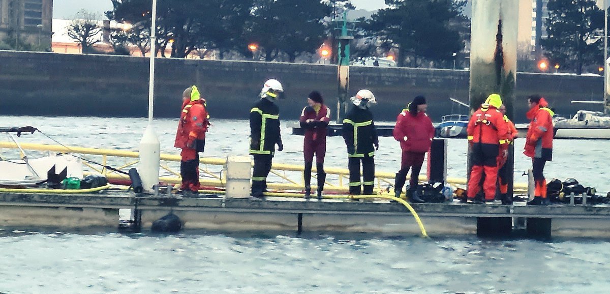 Cherbourg. Corps retrouvés dans un bateau en feu : l'autopsie révèle une intoxication par les fumées