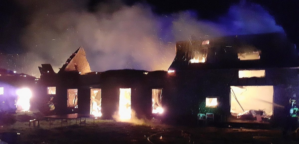 Le Tourneur. Une maison détruite par les flammes