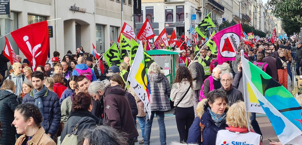 Réforme des retraites. Recours au 49.3 : plusieurs centaines de manifestants mobilisés à Rouen