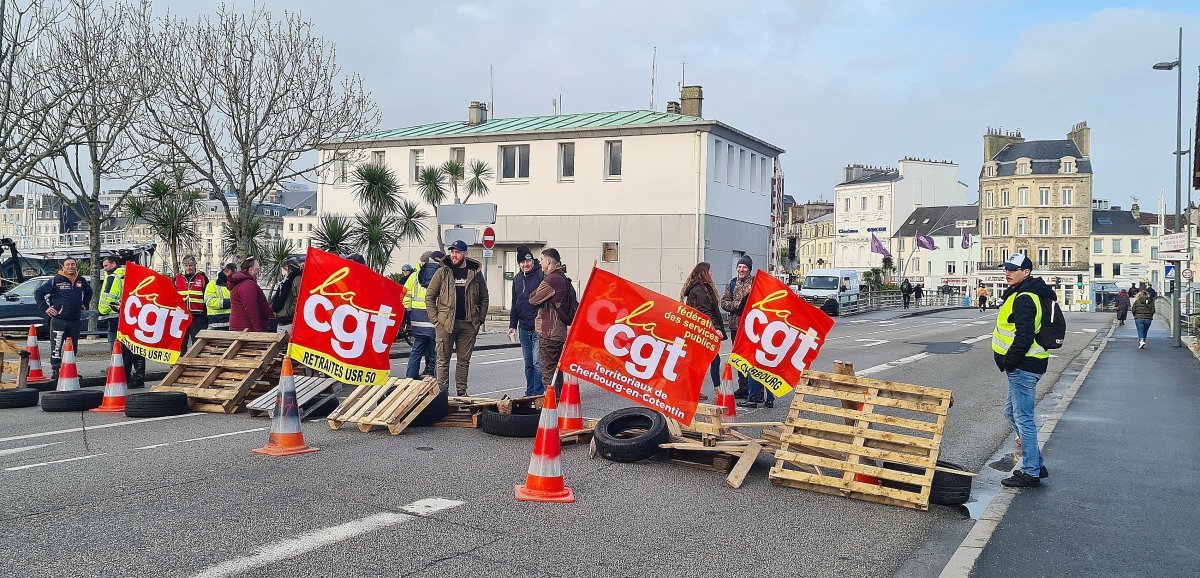 [Photos + vidéos] Cherbourg. Blocages et manifestations : une journée compliquée sur les routes