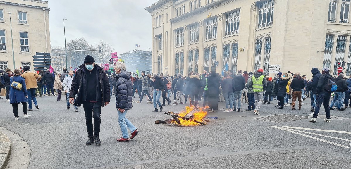 Caen. Une dizaine de policiers blessés après la manifestation à Caen