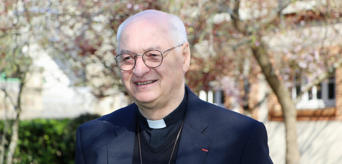 [Interview]. "J'étais heureux comme évêque de Coutances" : Monseigneur Le Boulc'h quitte la Manche pour le Nord