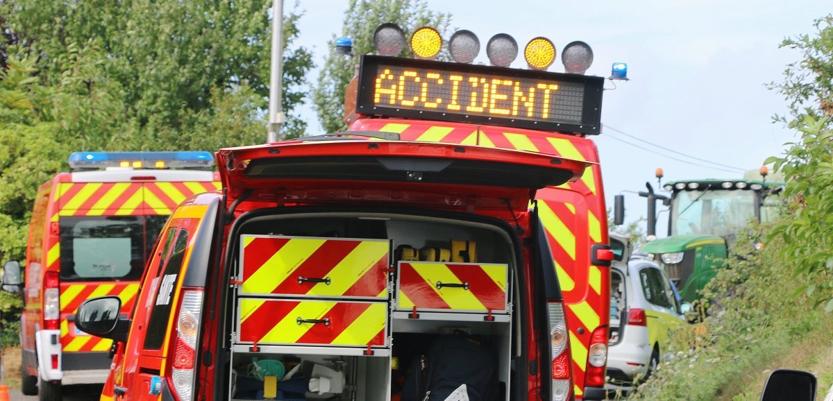 Sud-Manche. Accidentée, la voiture prend feu : une femme de 64 ans blessée
