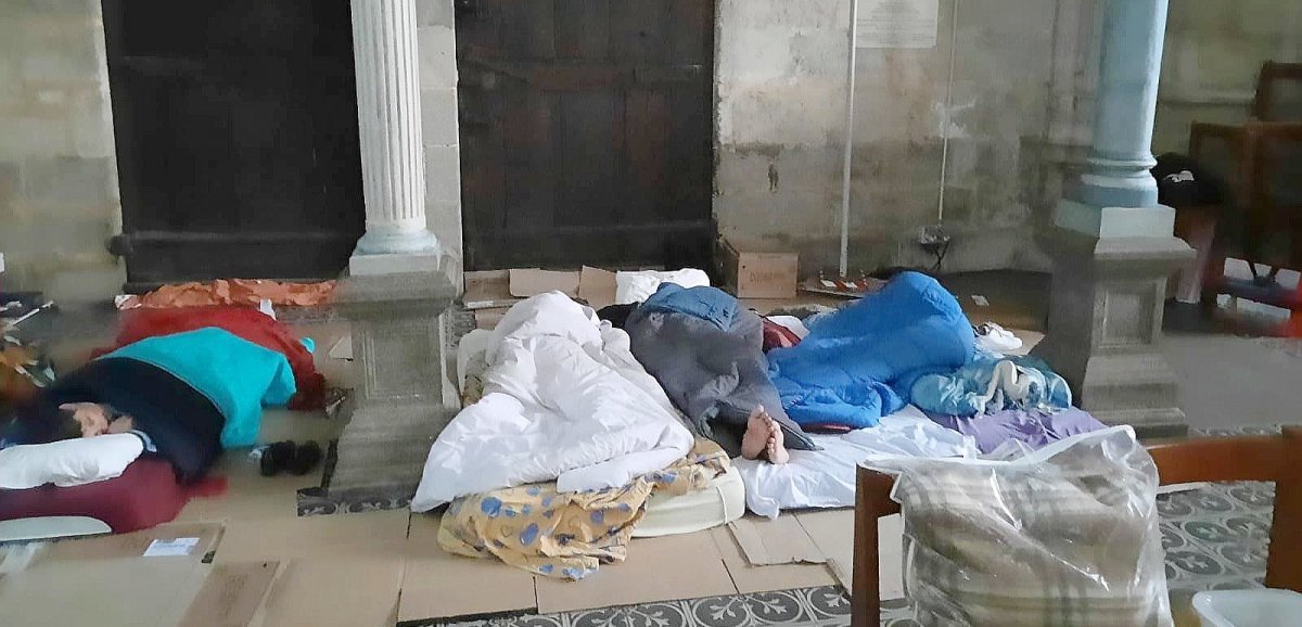 Alençon. Après des actions à la mairie, les jeunes migrants passent une première nuit dans la basilique