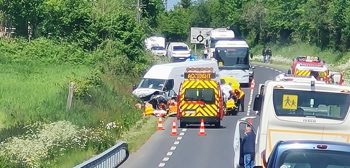 Centre-Manche. Collision entre deux véhicules sur l'axe Coutances - Lessay : la circulation coupée