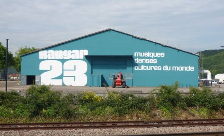 Le Hangar 23  en pleine rénovation
