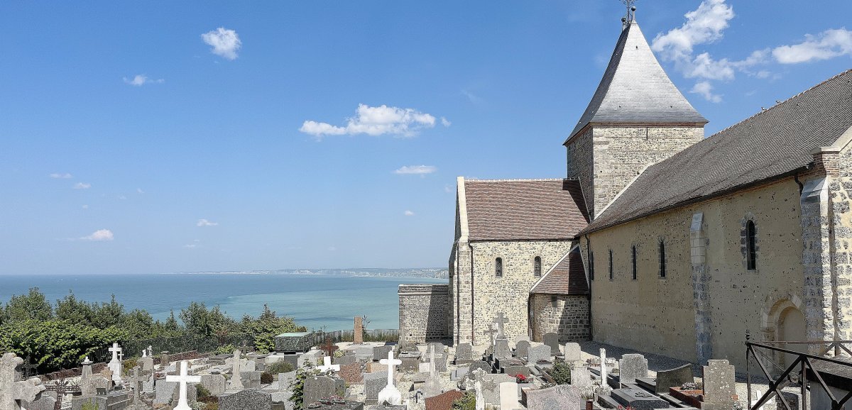 Varengeville-sur-Mer. Au bord du précipice, l'église Saint-Valery, édifice rempli d'histoire