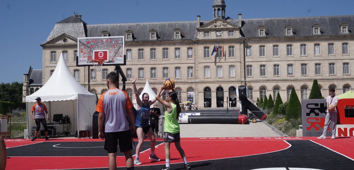 Caen. Le basket 3x3 s'invite sur le parvis de la mairie