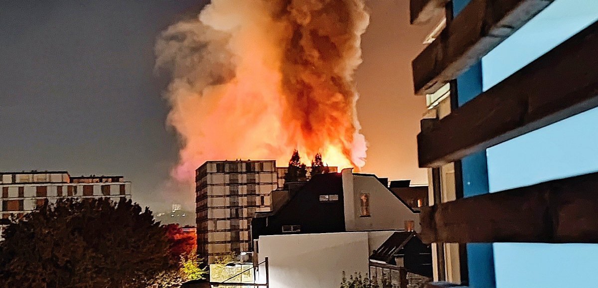 [Vidéo + photos] Rouen. Spectaculaire incendie dans le quartier Saint-Julien : d'importants moyens de secours déployés