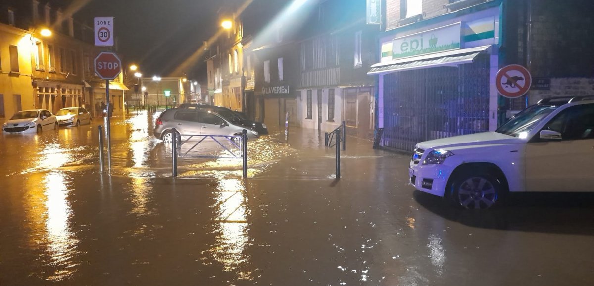 Près de Honfleur. La crue d'une rivière provoque des inondations, 250 habitants impliqués