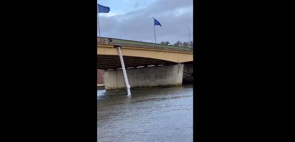 Rouen. Malgré le dégagement de la grue, le pont Guillaume Le Conquérant va rester fermé