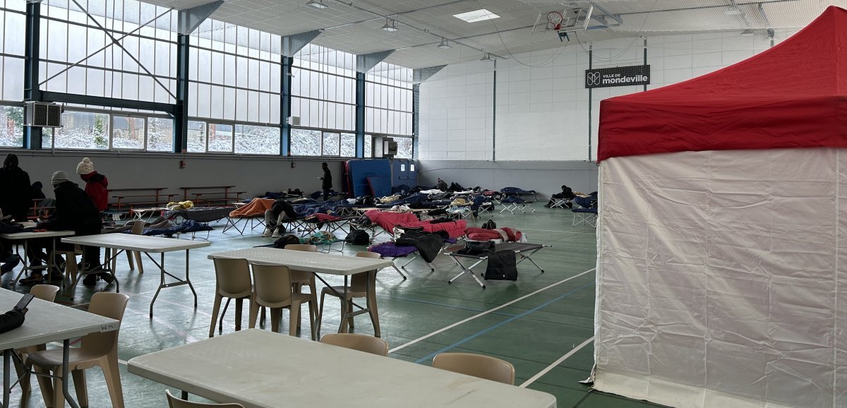 Calvados. 138 personnes réfugiées dans des gymnases "au moins jusqu'à vendredi"