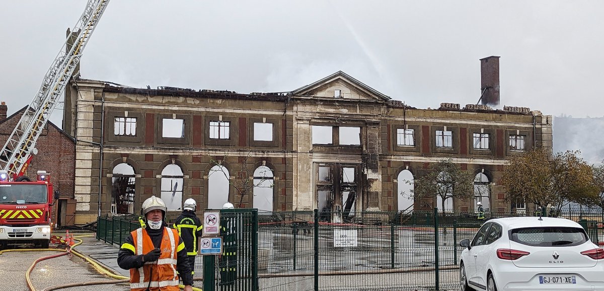 Fécamp. Après l'incendie, l'amiante retarde la réouverture de l'école Jean-Macé
