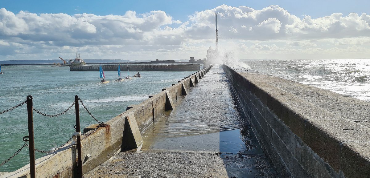 Le Havre. Grandes marées : la digue nord fermée temporairement