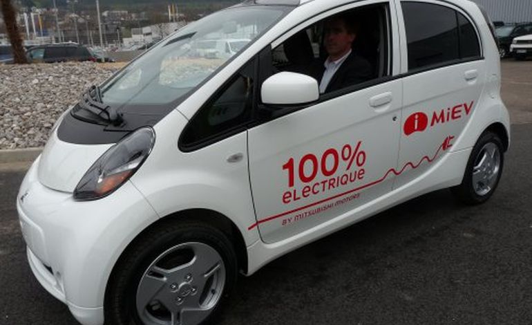 On a testé une voiture 100 % électrique