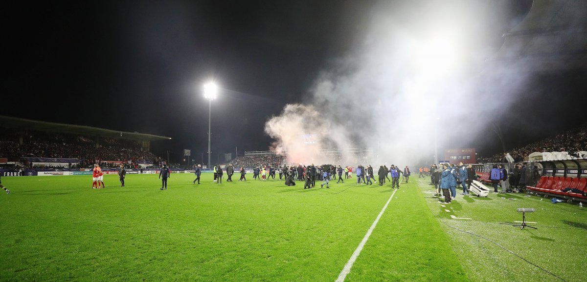 Football. Feux d'artifice à Diochon : 20 000 € d'amende pour le FC Rouen
