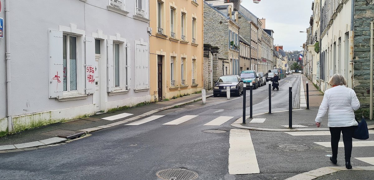 Cherbourg. Une croix gammée et un cri nazi découverts sur la façade d'une maison