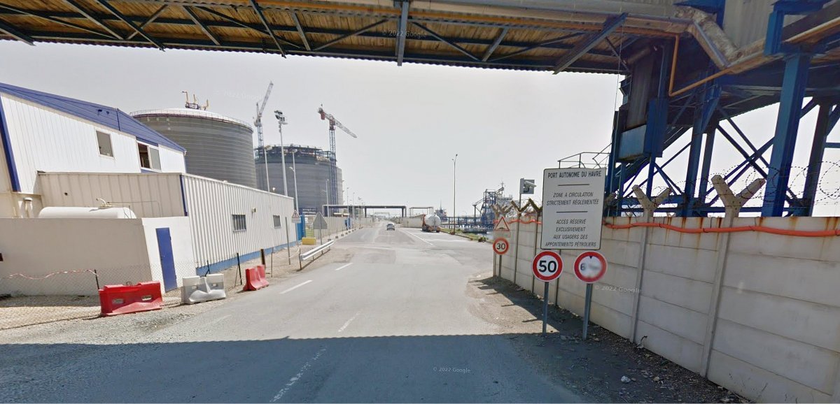 Le Havre. Un bateau percute un quai, l'entreprise Seveso Norgal déclenche son plan interne