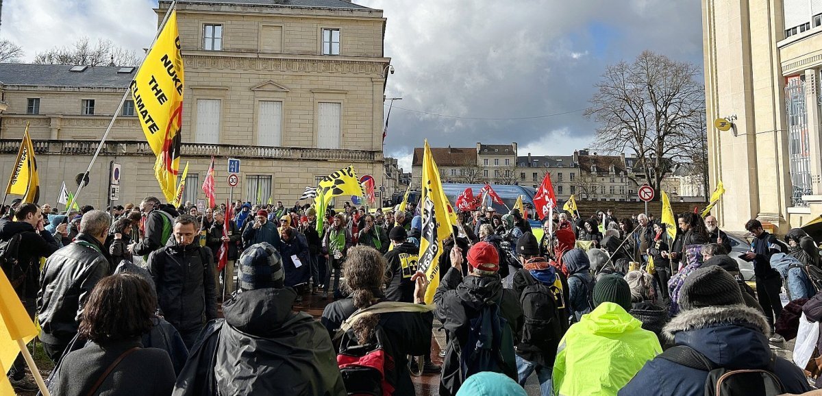 Caen. 300 à 400 manifestants contre le démarrage de l'EPR de Flamanville