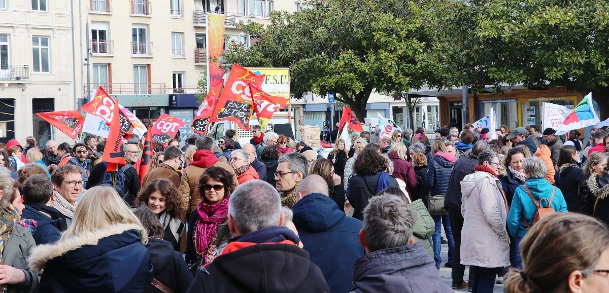 Caen. Près de 300 professeurs manifestent contre "les classes de niveau"