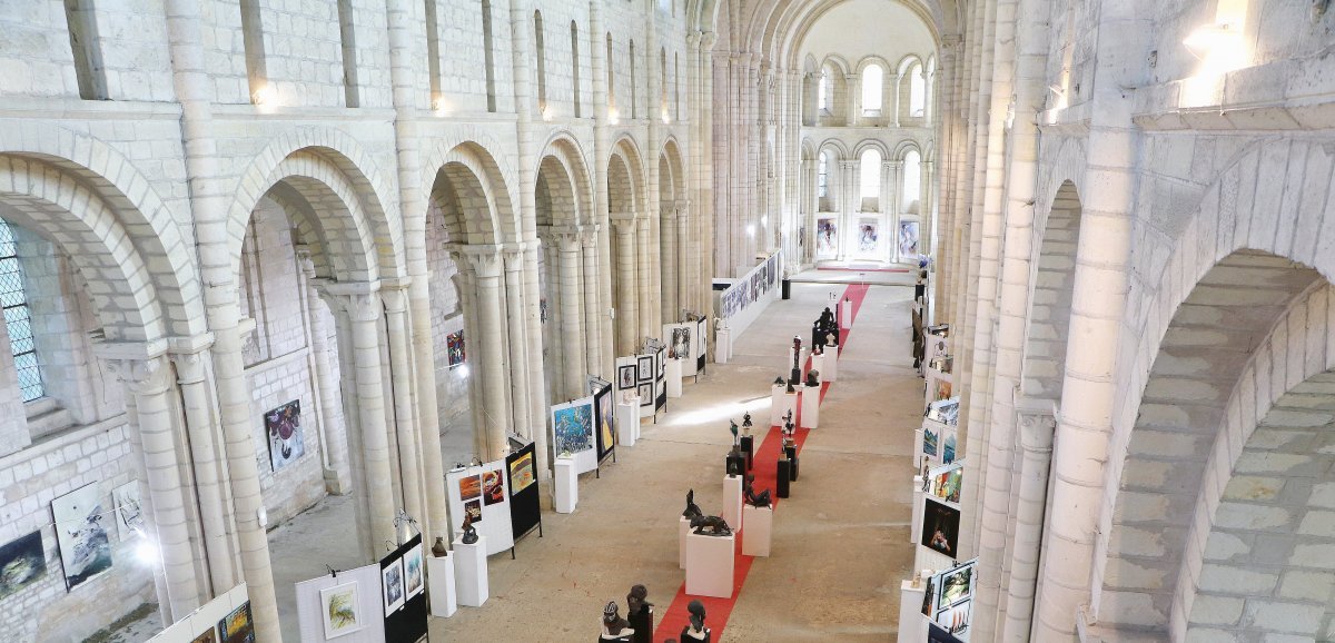 [En images] Caen. 400 œuvres d'art exposées dans une église dont une à 24 000€