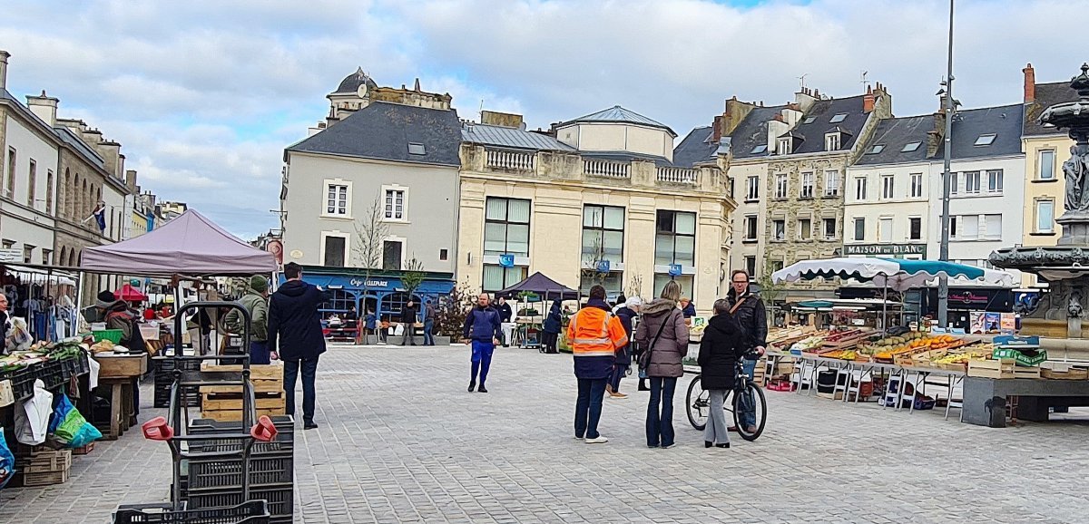 [Photos] Cherbourg. Après les travaux, une nouvelle place de Gaulle retrouve son public et ses marchés