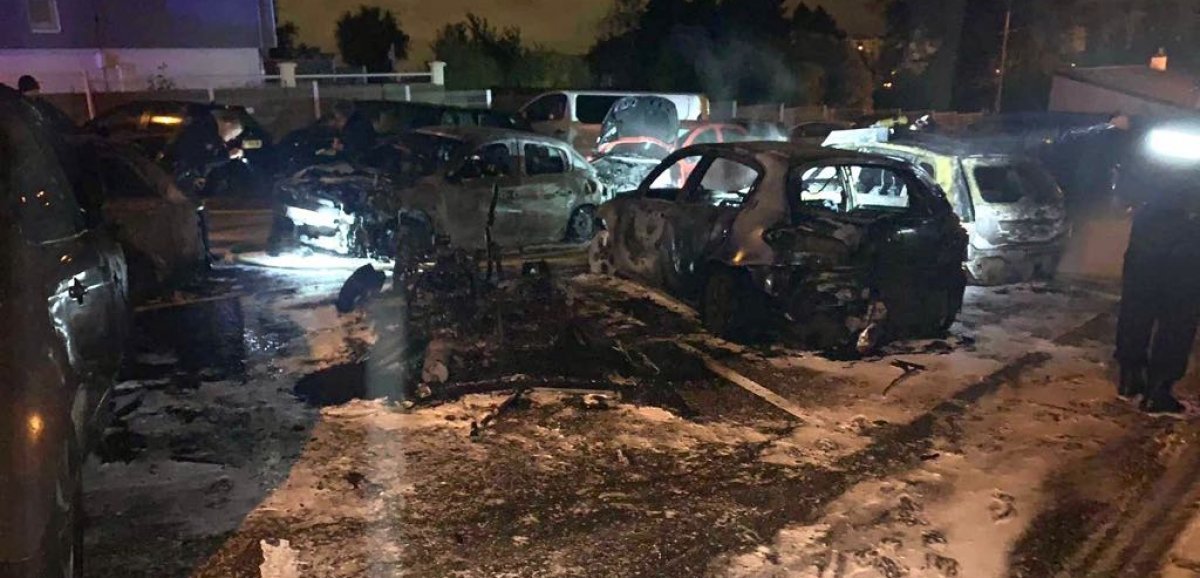 Cherbourg. Neuf voitures brûlent sur un parking près de la mosquée