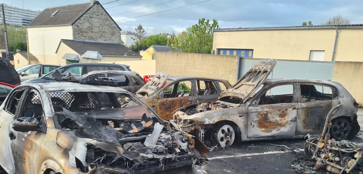 [Photos + vidéo] Cherbourg. Neuf véhicules détruits près de la mosquée après un incendie : ce que l'on sait