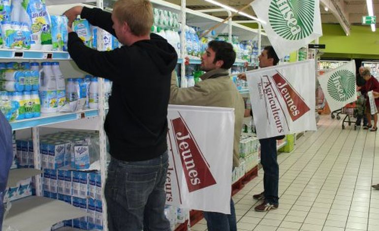 Coup de colère des producteurs face à la baisse du prix du lait