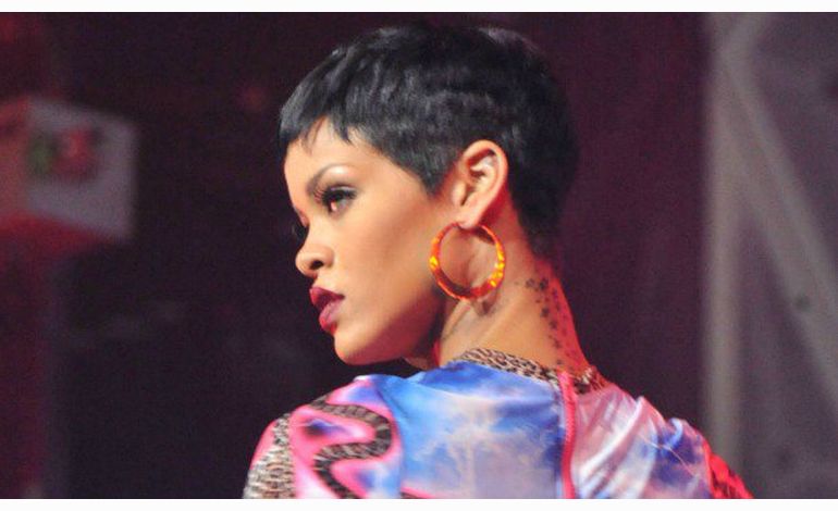 Rihanna et Monday Justice ensemble sur "Who U R"