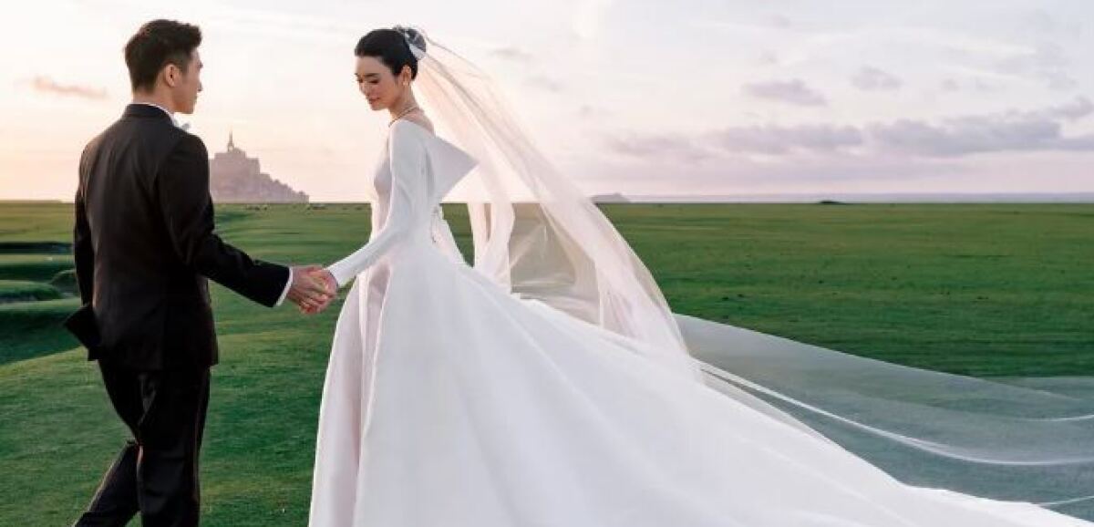 People. Une première au Mont-Saint-Michel : le mariage spectaculaire de