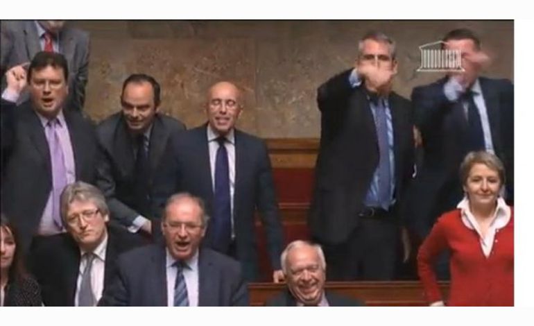 Philippe Gosselin et les députés UMP furieux après Manuel Valls